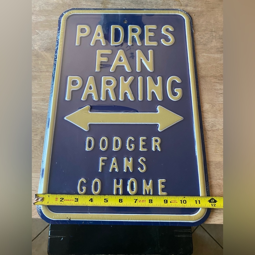 Metal padres fan sign